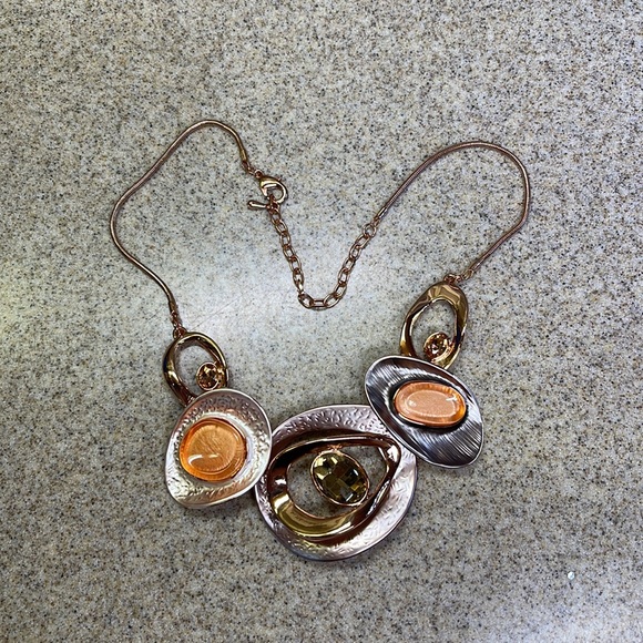 STATEMENT ROSE GOLD FASHION NECKLACE - Picture 13 of 16